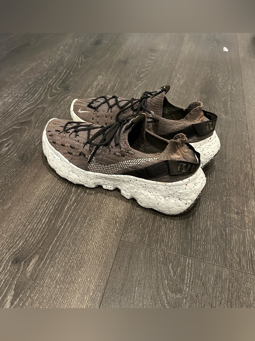 Nike Women’s Hippie 04 Sneakers in Brown and White Size 10
